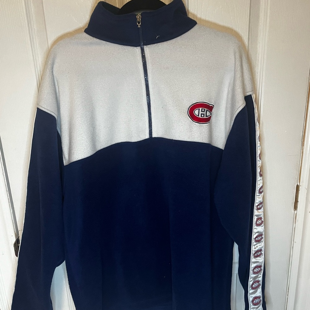 Canadians fleece weather